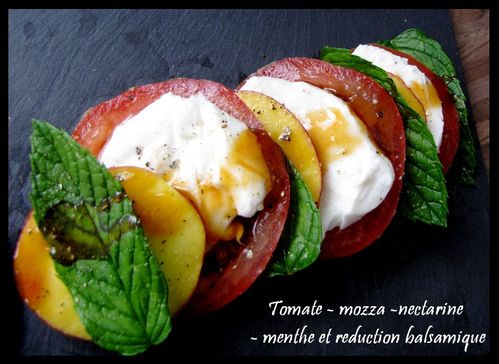 tomate-mozzarella-nectarine-menthe-reduction-vinaigre-balsa.jpg