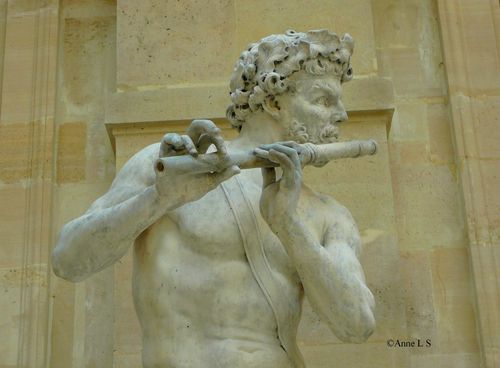 Faune-jouant-de-la-flute--Musee-du-Louvre.jpg