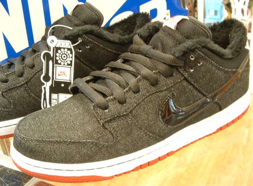nike-dunk-low-sb-larry-perkins-01.jpg