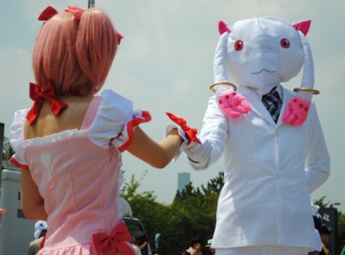 608__500x0_comiket-80-day-1-hot-cosplay-095.jpg