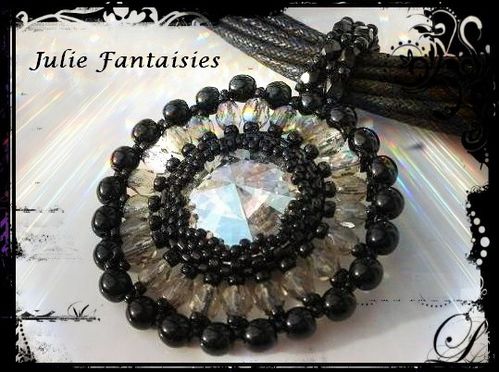 C-7-cabochon-black-diamond-serti-de-noir-drop--1-.jpg