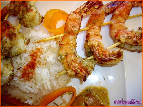 Brochettes de gambas au romarin-miel