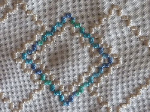 hardanger-detail-passe-plat.jpg