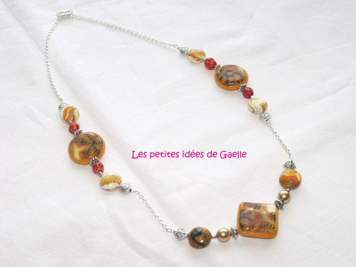 Collier orangé