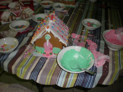 Gingerbread house 018