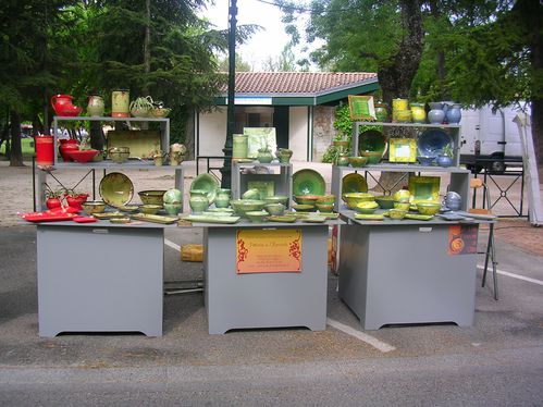 STAND-3.JPG