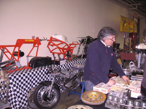 Salon-Moto-Legende-2011 4115