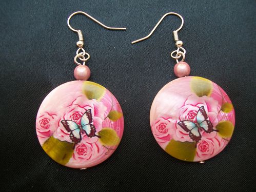 boucles-d-oreilles-roses-et-papillons.JPG
