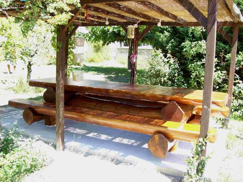 table de jardin rondins