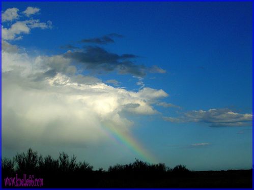 Ciel avec arc-en-ciel