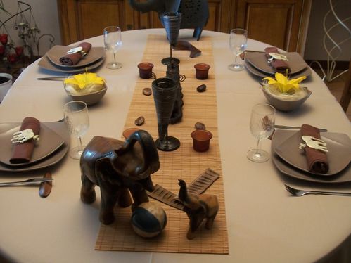 table-elephant-015.jpg