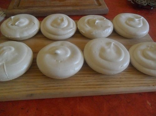 meringues Meringues--1-.JPG