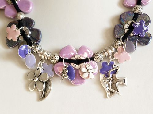 collier-fleurs-violet-3.jpg