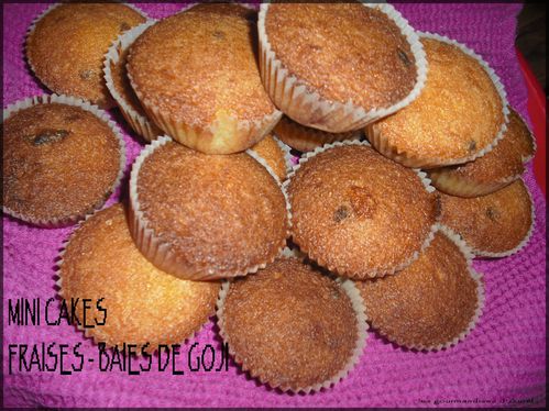 mini-cakes-fraise-baies-de-goji.jpg