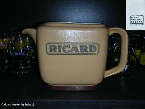 Carafe Rectangulaire Ricard Cartouche Beige Socle en Plasti