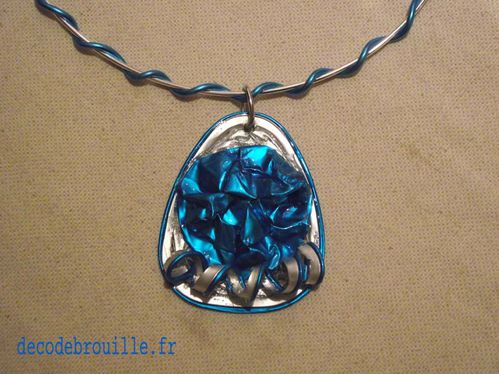 COLLIER ARGENT ET BLEU 2