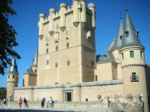 Chateau-de-Segovie-border.jpg