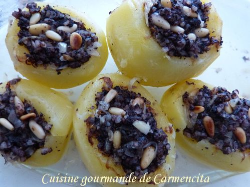 Pommes-de-terre-farcie-au-boudin-et-pignonsP1090585-border.jpg