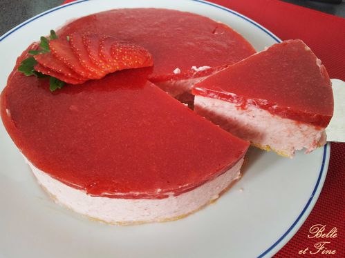 Bavarois-fraises-sur-craquant-de-biscuits.jpg