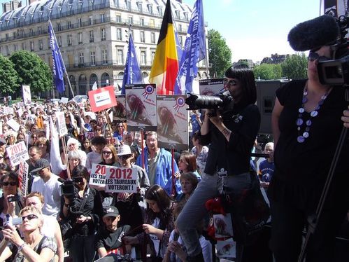 PARIS-anticorrida-manif-W2117.jpg