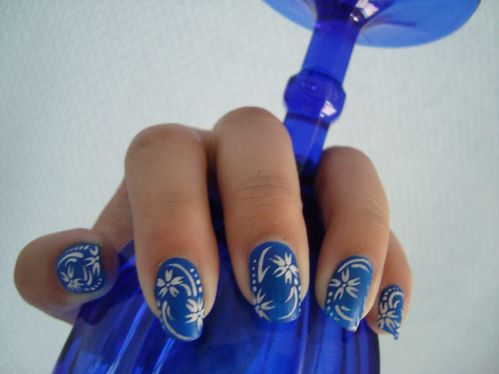 Nail art Fleur blanche 1