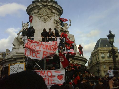 manif-tunisie-republique--15-janv-2011-1.jpg