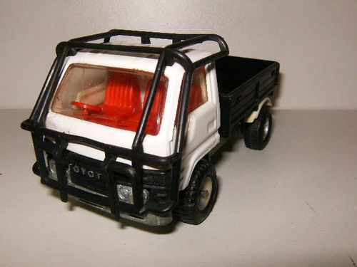 miniature 1/60 em - camion - MAJORETTE - RODEO TEXAS