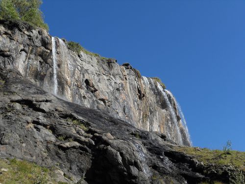 Petrifying waterfall of la Pisse/Cascade petrifiante de la Pisse