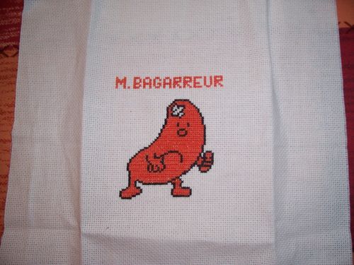 monsieur-bagarreur-brode-par-celine-de-la-reunion.JPG