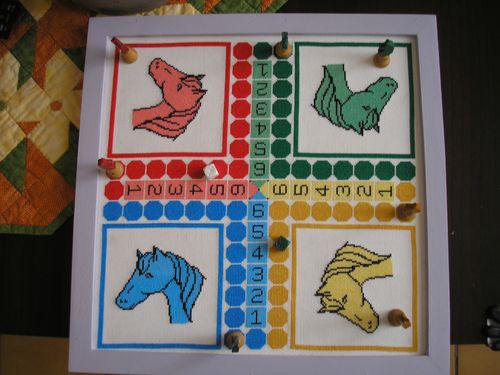 jeu-de-petits-chevaux-brode-par-danieleF.jpg
