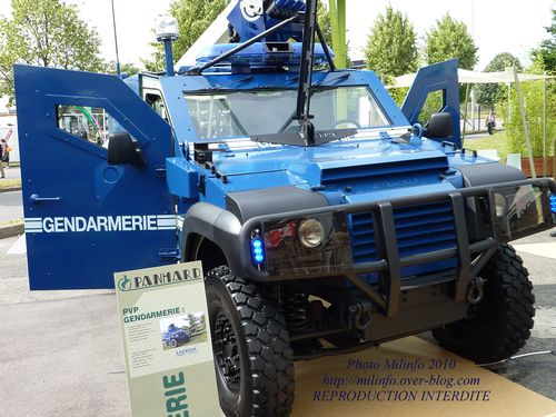 Panhard-PVP-Gendarmerie--3-.jpg