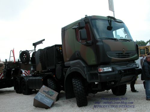 Renault-Kerax-8x8-porte-char--4-.jpg