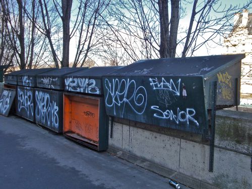 Seine bouquiniste tags