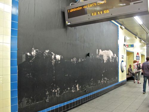 Londres métro affiche vide noire 2