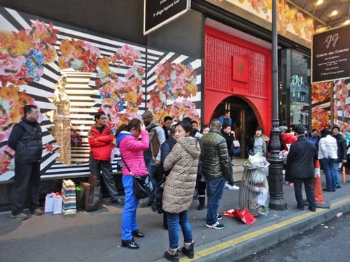 vitrine Jean-Paul Lespagnard Galeries Lafayette chinois 8