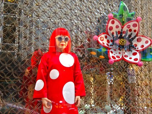 vitrines Kusama Vuitton Champs-Elysées 0