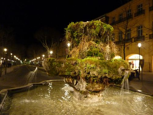 Cours Mirabeau fontaine de nuit bis