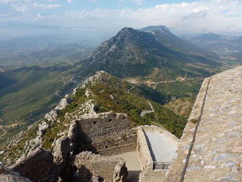 Quéribus Arète vue du château