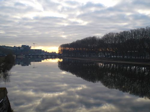 Place La Rochefoucault, La Maine, Le soir