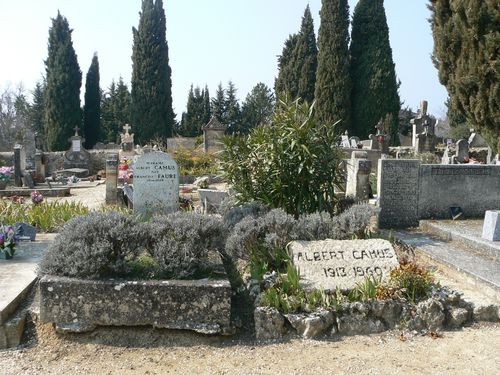 La-tombe-d-Albert-Camus-contraste-sur-madame.jpg