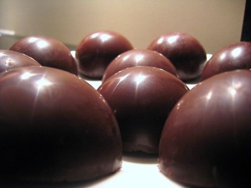 Domes-chocolat-surprise-de-fraises-et-glace-coco---05.jpg