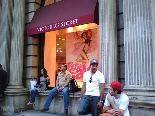 Victoriassecretstore-boutique-wikipedia.jpg