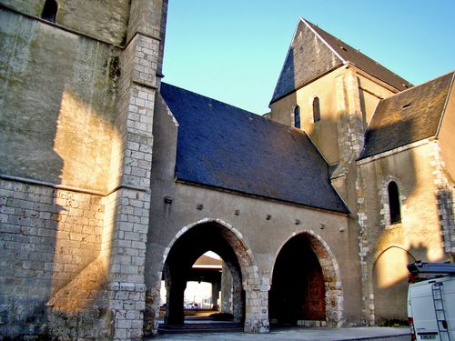 9982 Porche église CHATEAUNEUF