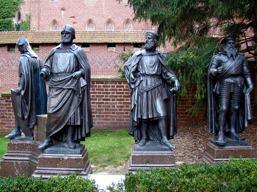 13839-Chevaliers-Teutoniques-MALBORK.jpg