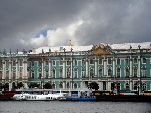 9304-Ermitage-cote-Neva-St-Petersbourg.jpg