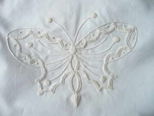 papillon broderie traditionnelle