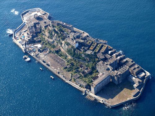 Battle-Ship_Island_Nagasaki_Japan.jpg