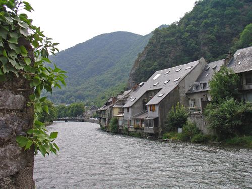 La-Garonne-a-St-Beat.jpg