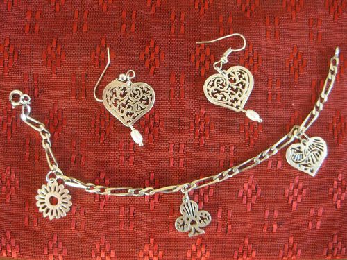 BRACELET ET BOUCLES DOREILLES COEURS