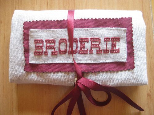 Pochette broderie